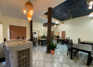 Bàn cơm văn phòng thuần Việt (Ngoài)