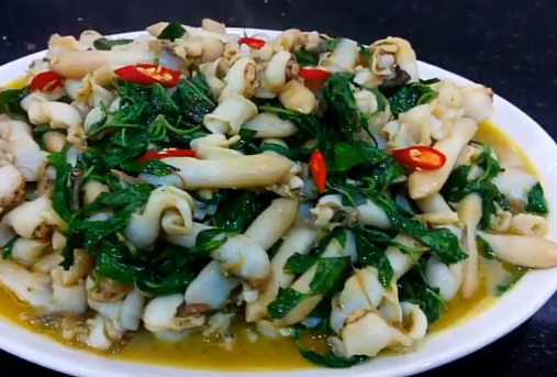 MÓNG TAY XÀO É QUẾ