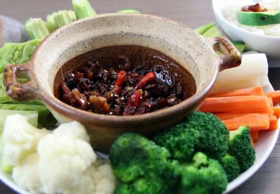 RAU CỦ LUỘC “KHO QUẸT”