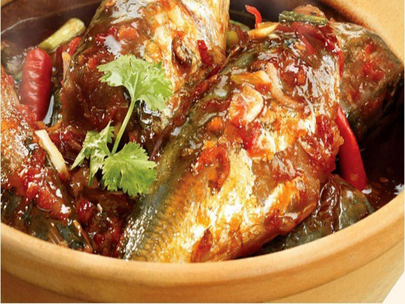 CÁ NỤC KHO ME & TÓP MỠ