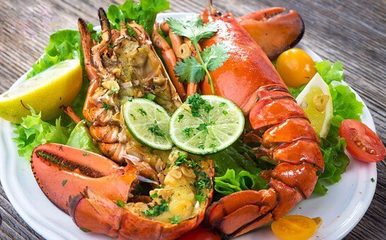 TÔM HÙM NƯỚNG MỌI