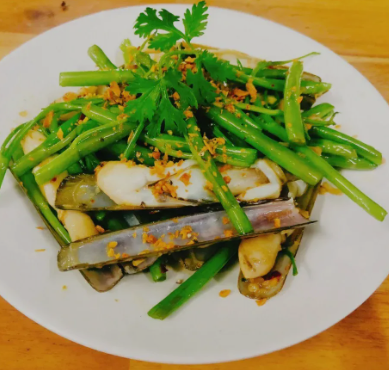 MÓNG TAY XÀO RAU MUỐNG