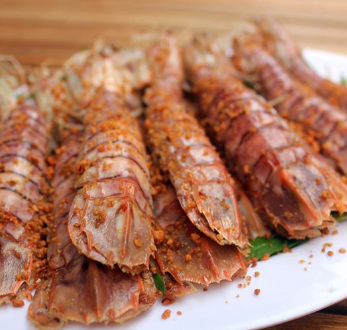 TÔM TÍT RANG MUỐI